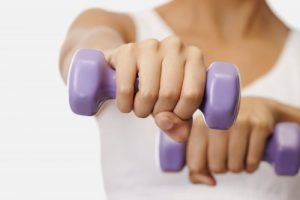 五個美化胸型的簡易運動