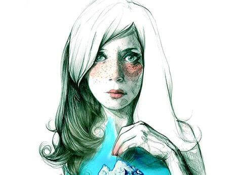 胸前有山的女人