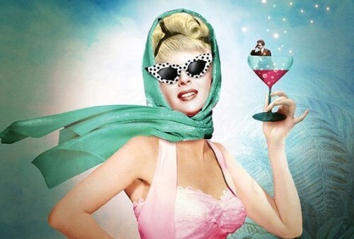 女人及杯中的男人