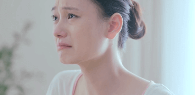 悲傷女人