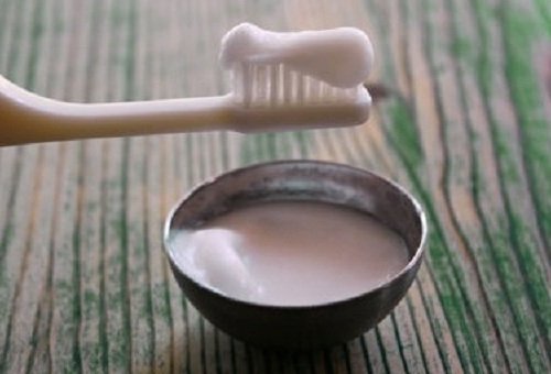 2-白-牙膏