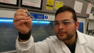 水凝膠人工角膜讓人重見光明