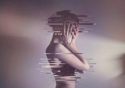 破碎的女人