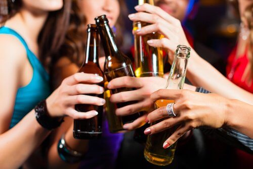 過量飲用酒精飲料
