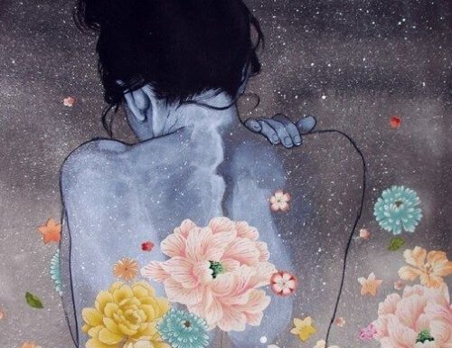背上有花