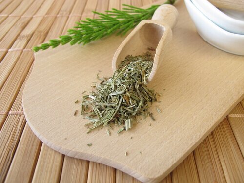 虎尾草乾燥