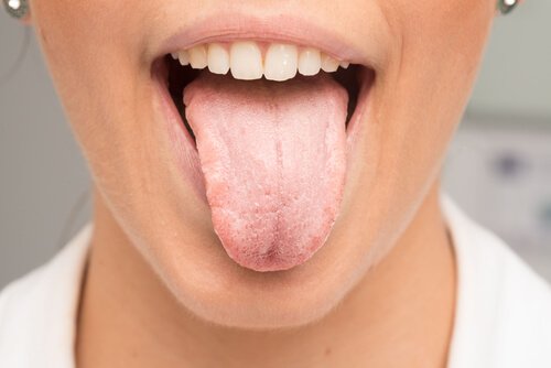 舌苔發白