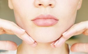 減小雙下巴的5種運動及居家療法