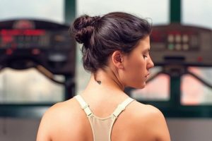 讓脖子看起來年輕又平滑的６項技巧