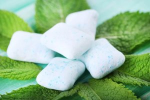 當你嚼口香糖,身體會發生什麼事呢?
