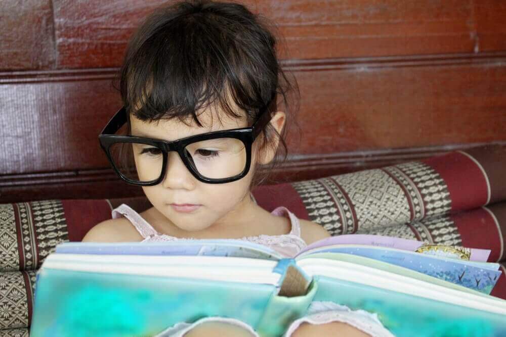 看書的小孩