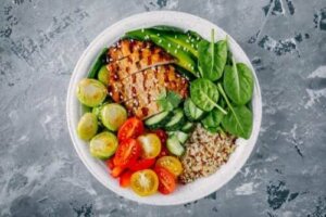 三種熱量低於300卡的健康晚餐食譜