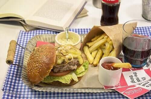 無糖汽水漢堡薯條