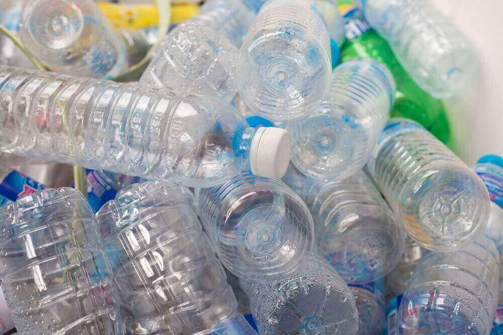 塑膠瓶裝水