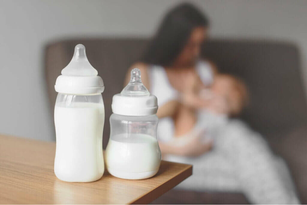 嬰兒牛奶