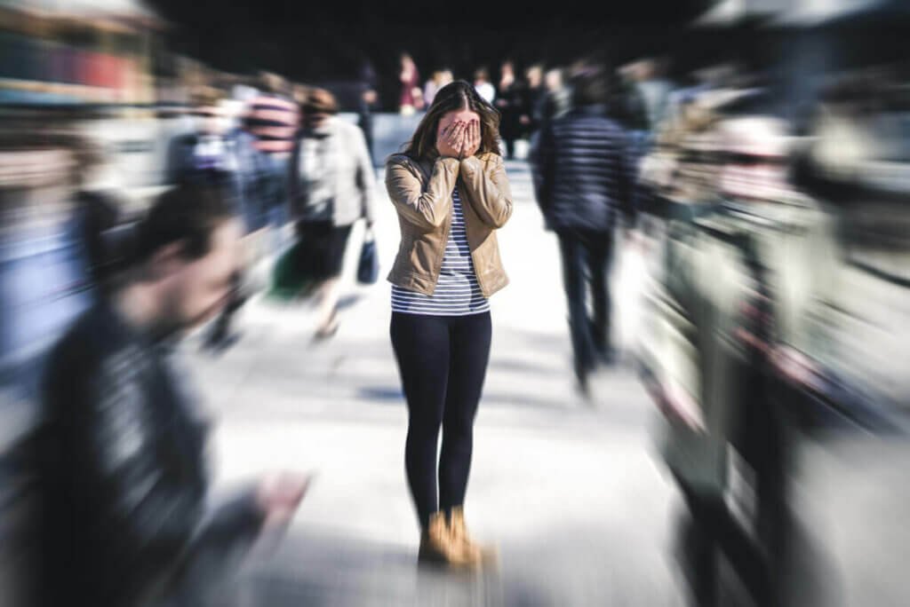 女人驚恐